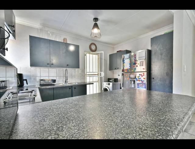 3 BEDROOM HOUSE FOR SALE IN HONEYDEW RIDGE